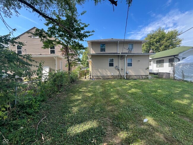 Building Photo - 3727 N Kenwood Ave