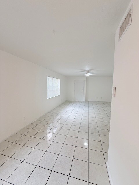 Foto del edificio - 1020 N 18th Ct