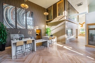 Building Photo - Elements