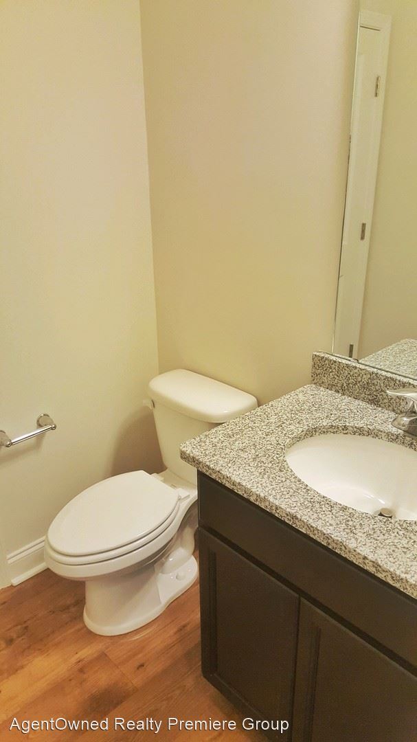 Building Photo - 4 br, 2.5 bath House - 7807 Montview Road
