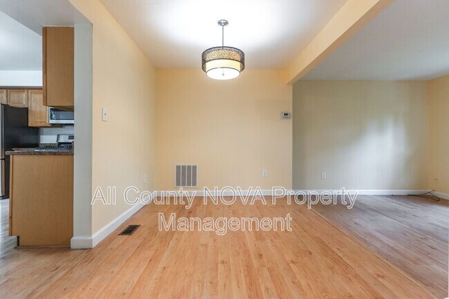 Foto del edificio - 7612 Indian Hills Dr