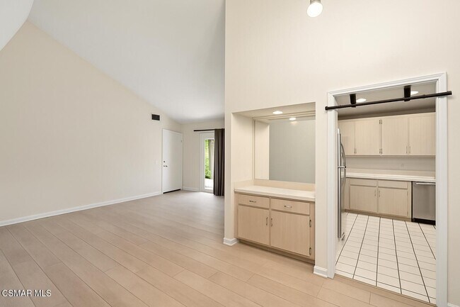 Foto del edificio - 31552 Agoura Rd