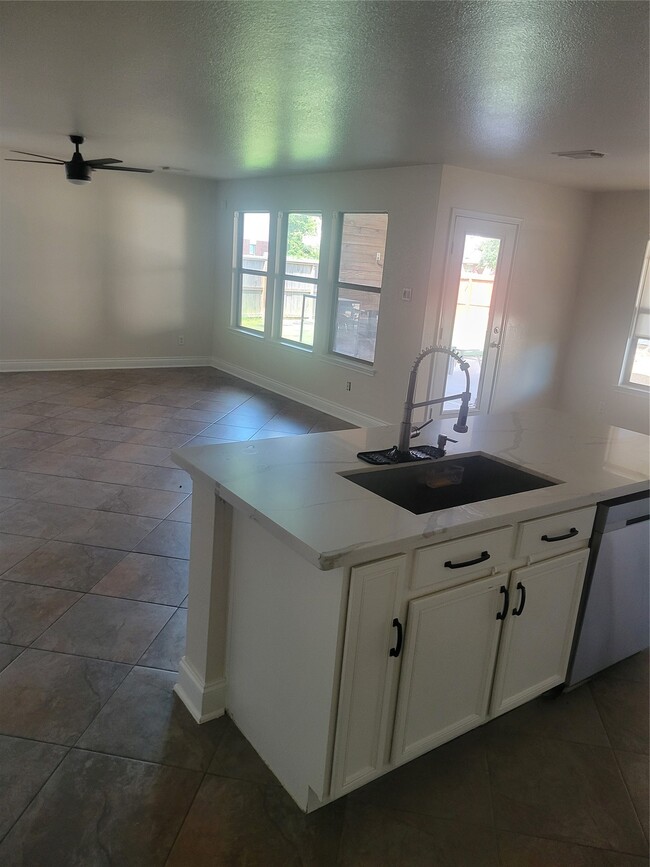 Building Photo - 3903 Brook Garden Ln