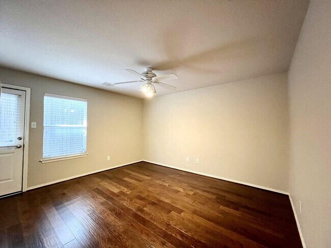 Building Photo - 7416 Coronado Ave