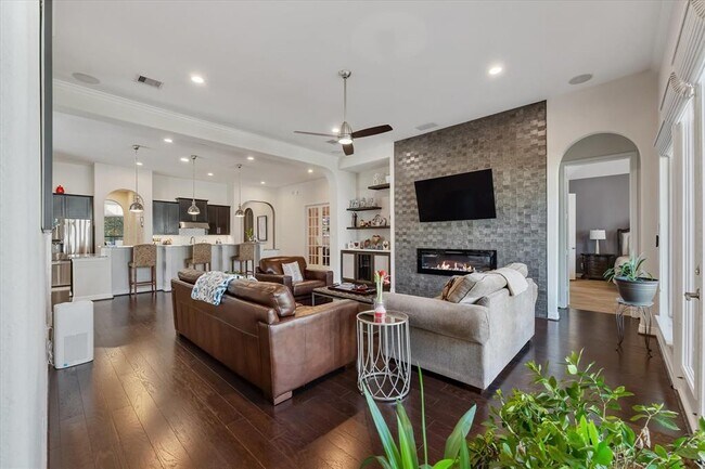 Building Photo - 10442 Lake Palmetto Dr