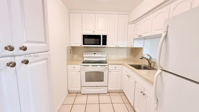 Building Photo - 11800 SW 18th St