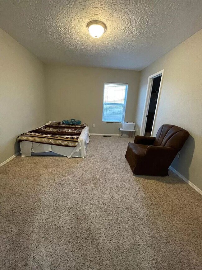 Building Photo - 3 br, 3 bath House - 4620 Backstretch Rd