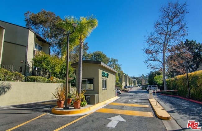 Photo - 4810 Hollow Corner Rd Apartment