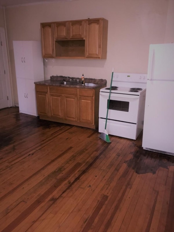 60 Adelaide St Unit 2nd Floor, Hartford, CT 06114 Room for Rent in