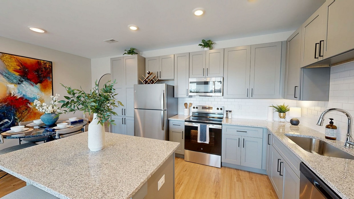 Primary Photo - Remington Lake Apartments