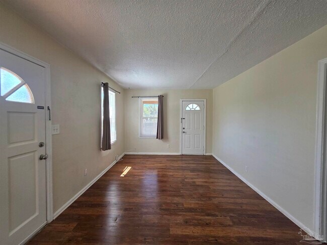 Foto del edificio - 203 SE Syrcle Dr