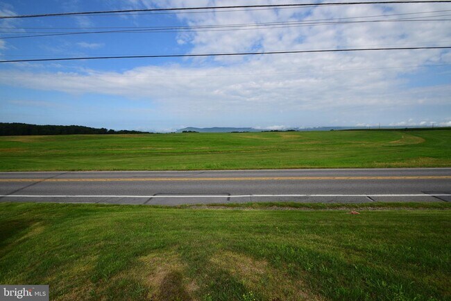 Foto del edificio - 2090 Warm Spring Rd