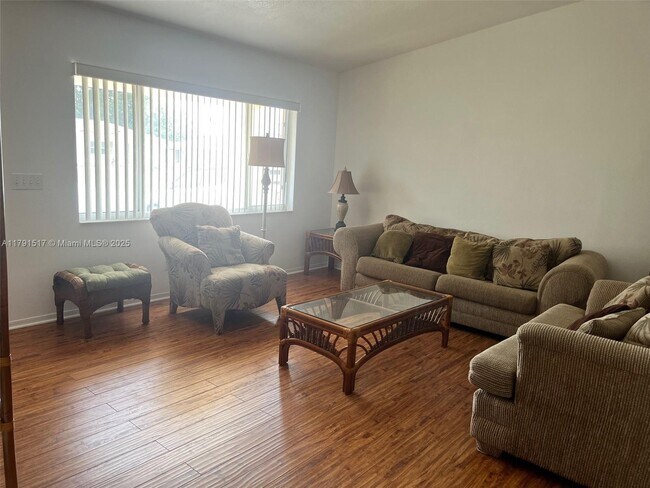 Foto del edificio - 10074 SW 62nd Ct