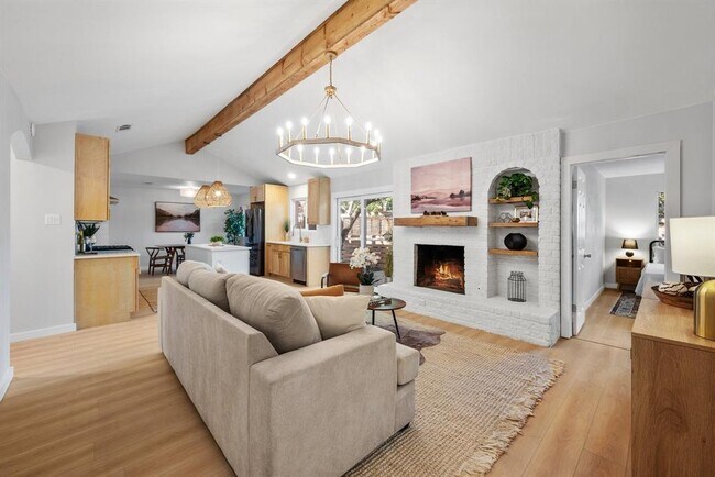 Foto del edificio - 902 Acorn Oaks Dr