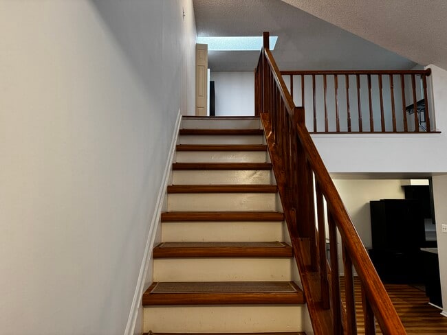 Building Photo - 7750 New Providence Dr