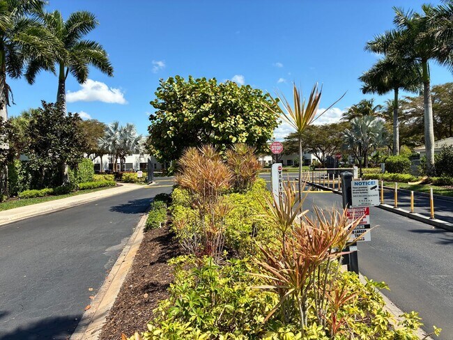 Foto del edificio - 8050 Pacific Beach Dr