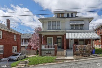Building Photo - 726 S 29th St
