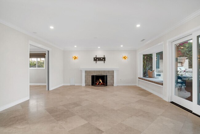 Building Photo - PRIVATE AND TRANQUIL COMPLETELY RENOVATED ...