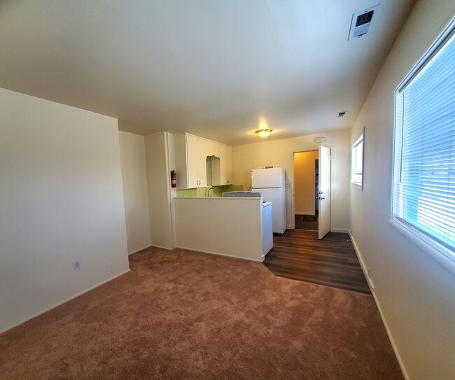 Building Photo - FG: 5046