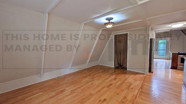 Building Photo - 452 Harper Rd