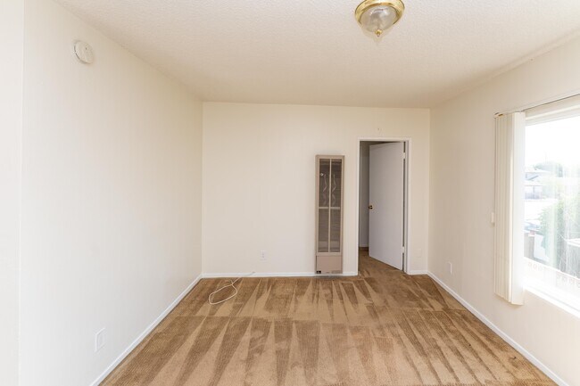 Foto del edificio - 7425 Vineland Ave