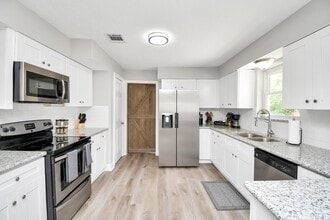 Building Photo - 21722 Forest Glade Dr