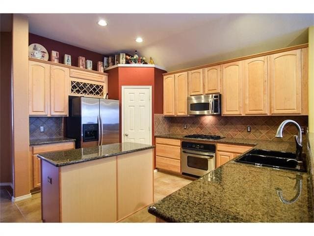Building Photo - 9001 Clearview Dr