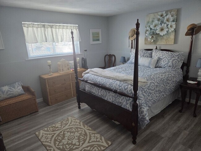 Foto del edificio - 176 Maple Ave