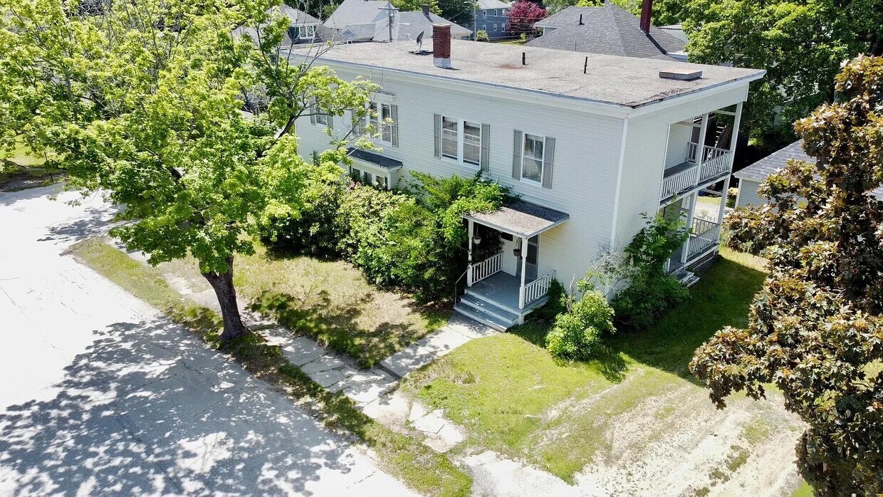 90 Hackett St Unit 2nd Floor, Lewiston, ME 04240 Apartments in