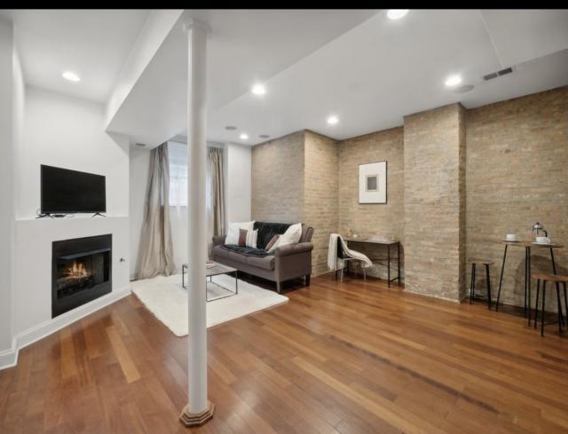 Foto del edificio - 2 bedroom in Chicago IL 60657