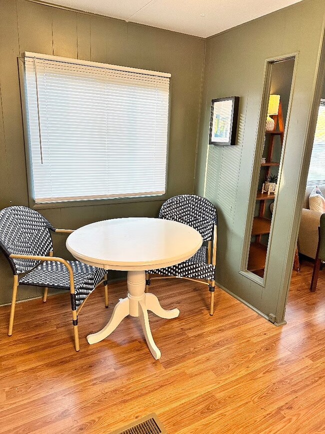 Building Photo - 4414 Holly Leaf Rd