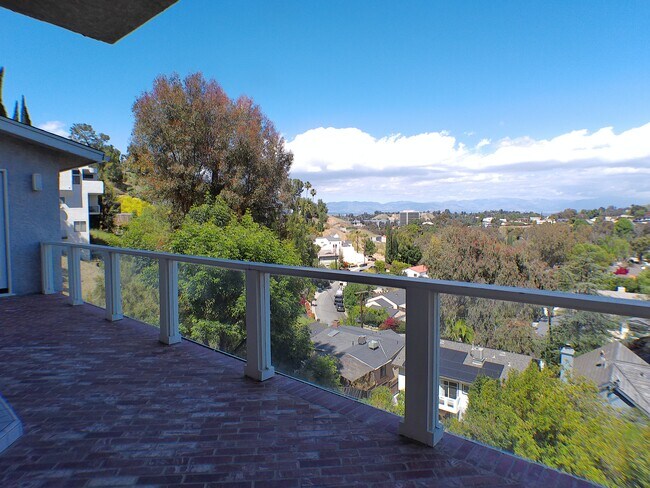 Foto del edificio - 5056 Medina Rd
