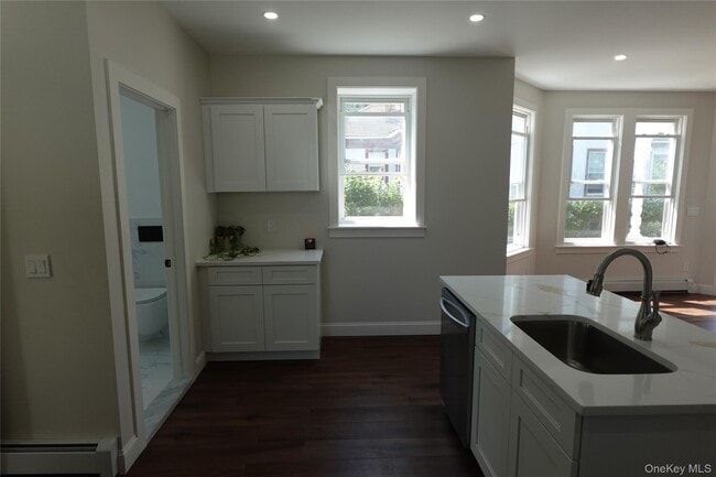 Building Photo - 47 Rich Ave