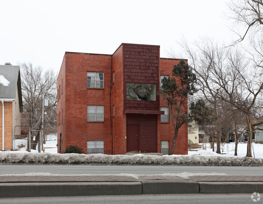 Building Photo - 3409 Summit St