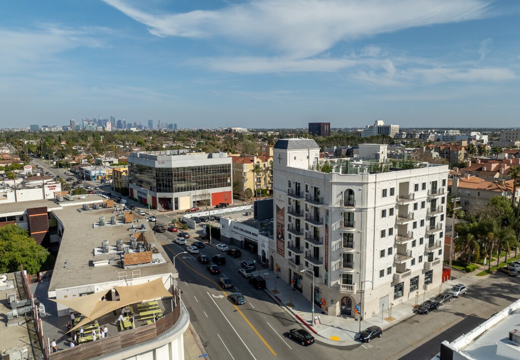 Primary Photo - 5768 W 3rd St