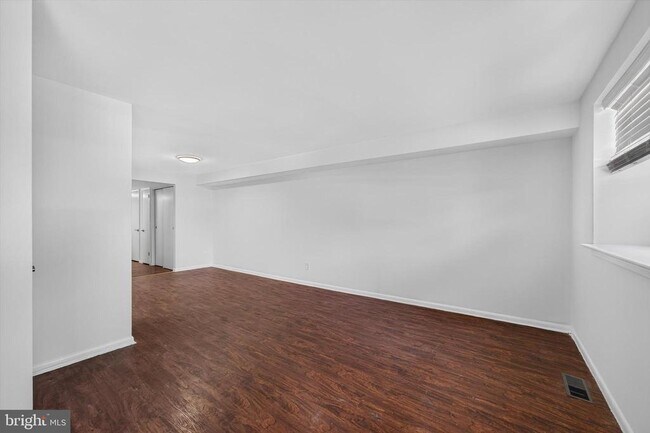 Building Photo - 2261 Strahle St