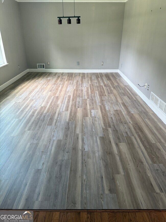 Building Photo - 2660 Turner Valley Cir SW