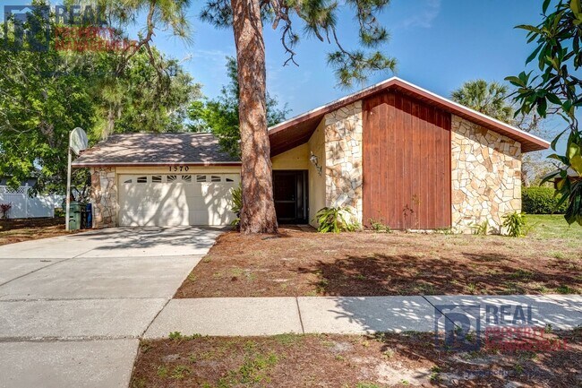 Foto del edificio - 1370 Palmwood Dr