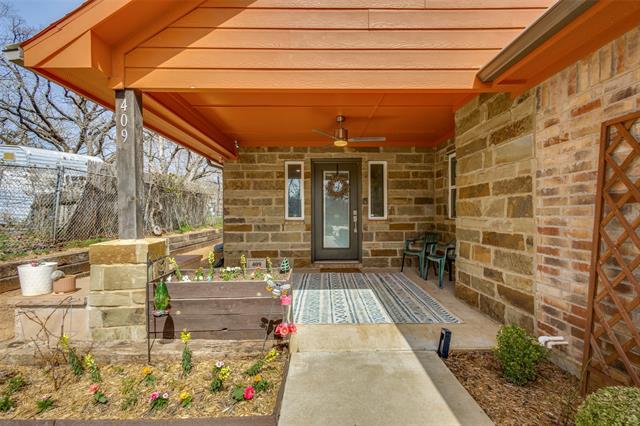 Foto del edificio - 409 W Johnson St