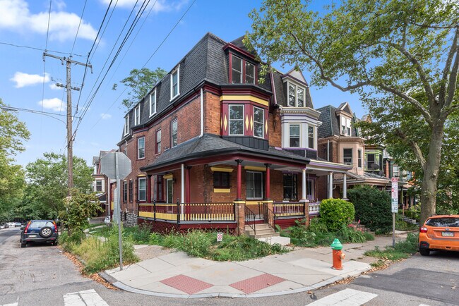 Building Photo - 501 S 44th St