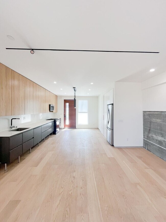 Foto del edificio - 4459 W Rose Hill Dr