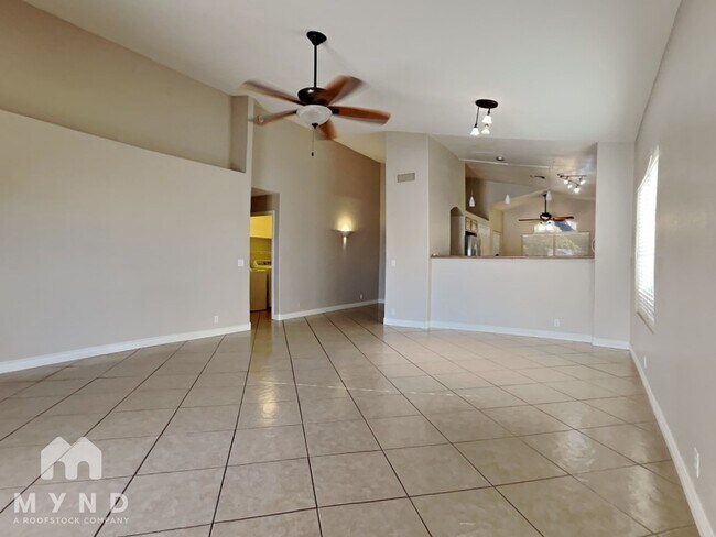 Foto del edificio - 17826 N 13th Pl