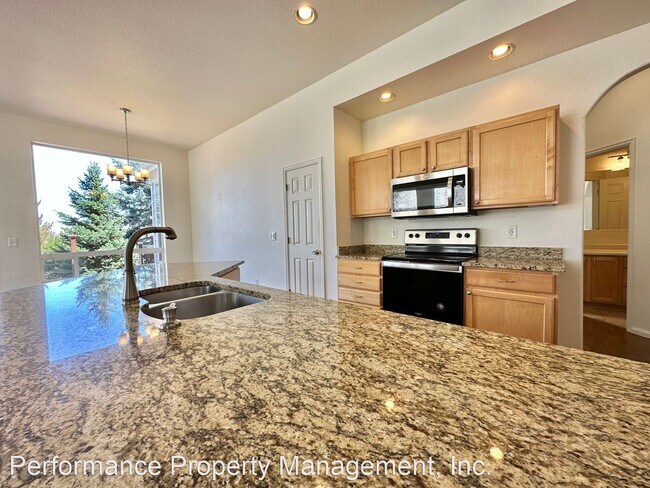 Building Photo - 4 br, 3 bath House - 1907 Larson Ct