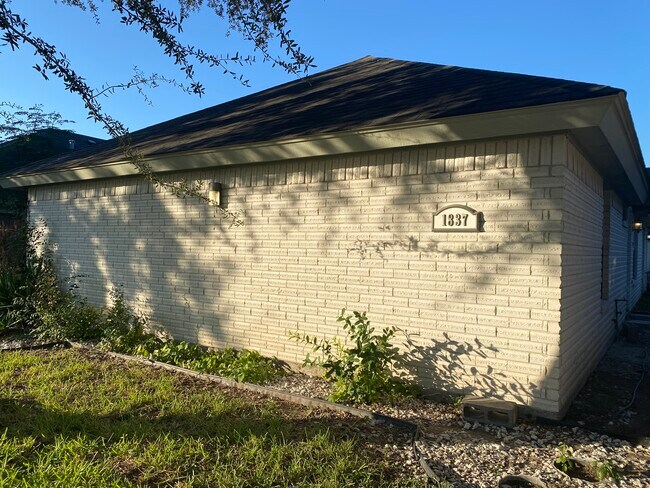 front - 1837 Tierra Dulce Dr