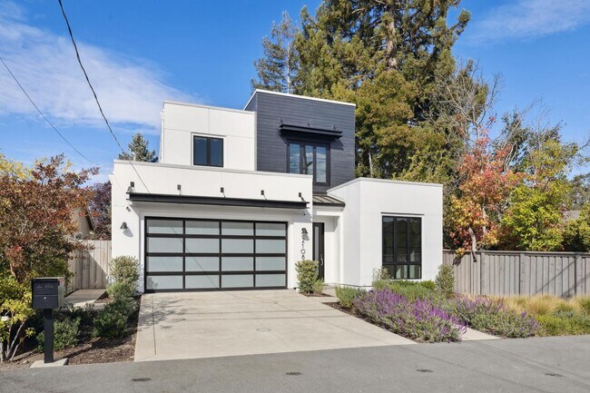Foto del edificio - Luxurious Modern Single Family Home in West Menlo Park Available Now!