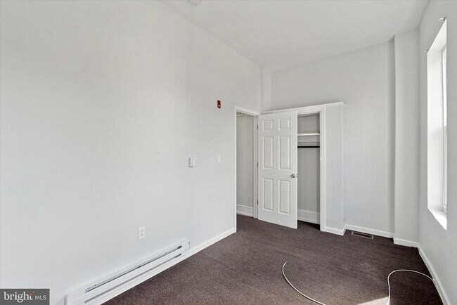 Foto del edificio - 1017 W Huntingdon St