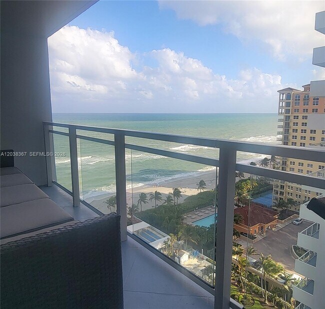 Foto del edificio - 2030 S Ocean Dr