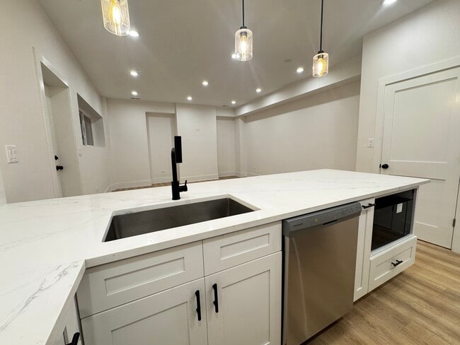 Foto del edificio - 2425 W Cortez St