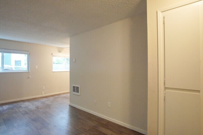 Foto del edificio - 1523 SE Stark St
