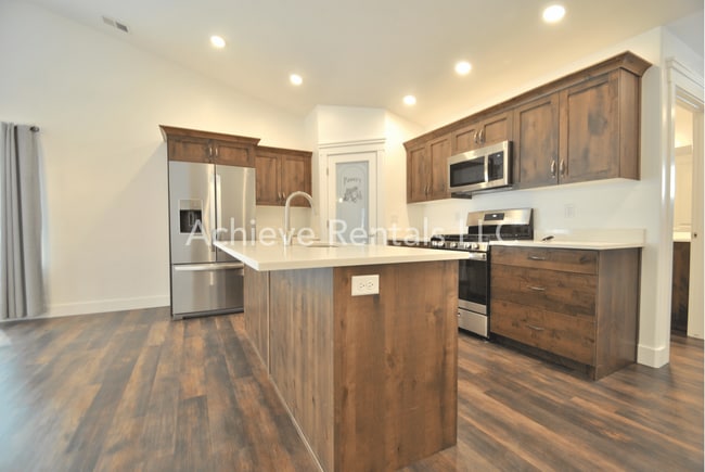 Building Photo - 230 W 1550 N